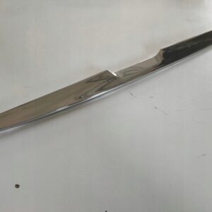 Listwa chrom uchwyt klapy bagażnika Mercedes 107 ideał