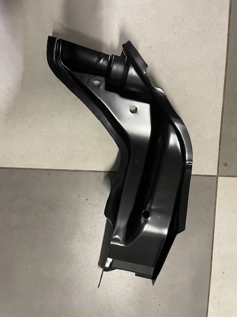 Podłużnica tylna dolna element Mercedes 107 - obrazek 2
