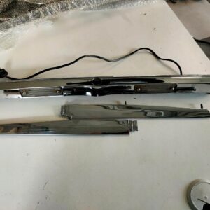 Chromy zamka klapy bagażnika 3szt Mercedes 107