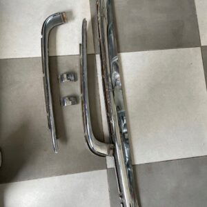 Chromy tylnego zderzaka Mercedes 107 Oryg Używane