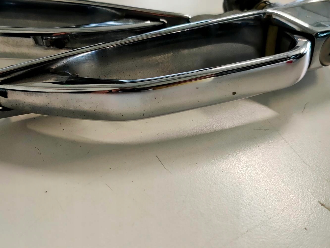 Klamka zewnętrzna do Mercedesa 107 z kluczykiem - obrazek 3