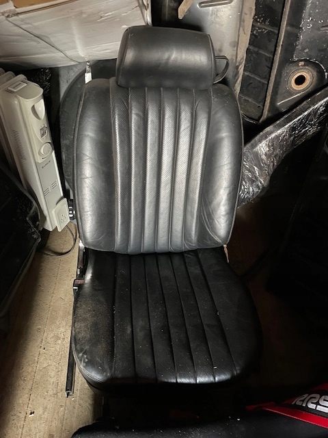 Fotel kierowcy Mercedes R107 SLC ładny