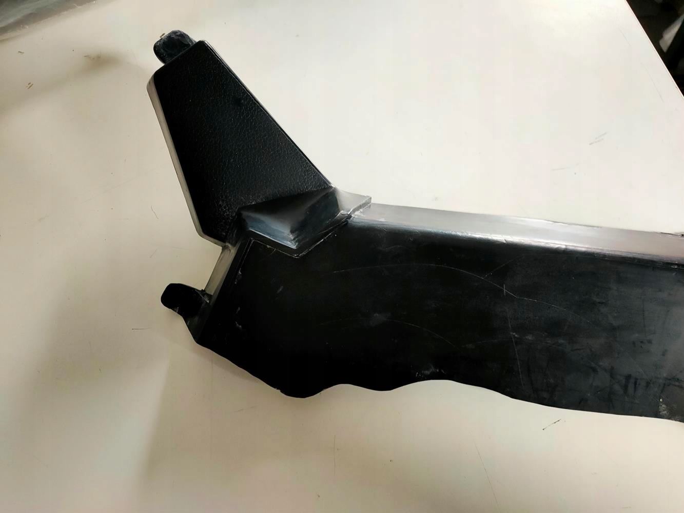 Podnóżek podstopnik lewej stopy Mercedes 107 Nowy - obrazek 2