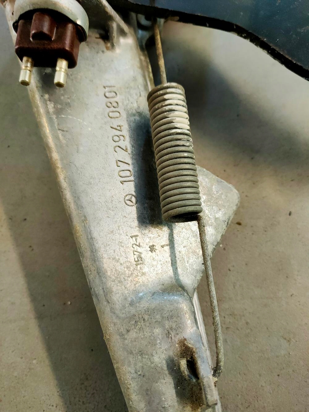 Pedał hamulca Mercedes 107 z czujnikiem - obrazek 4