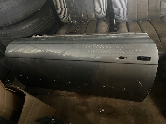 Drzwi Mercedes 107 lewe stan super bez szpachli z mechanizmem szyby itd
