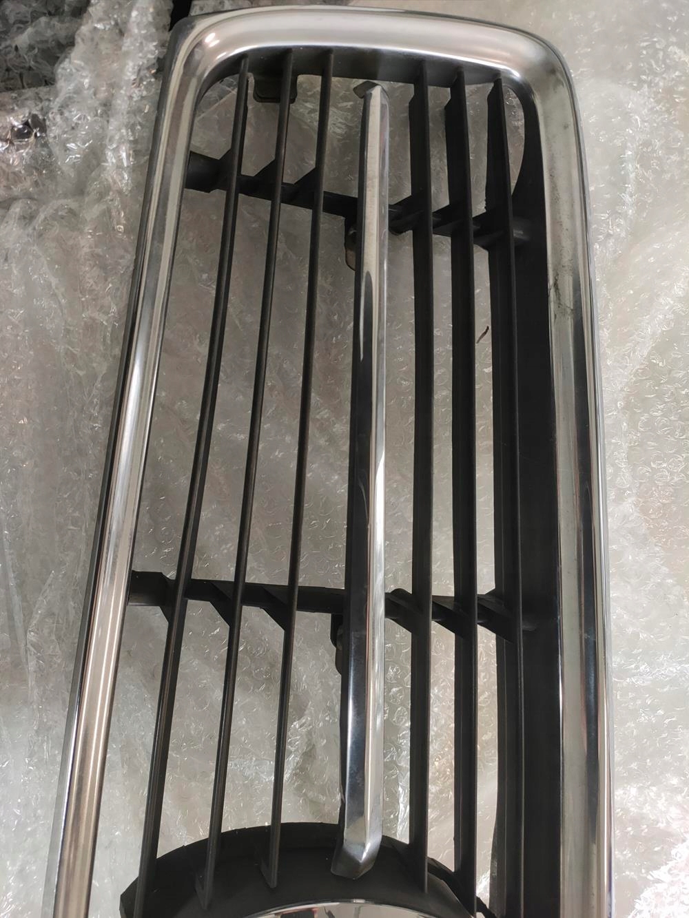 Grill kompletny Mercedes W107 ładny - obrazek 3