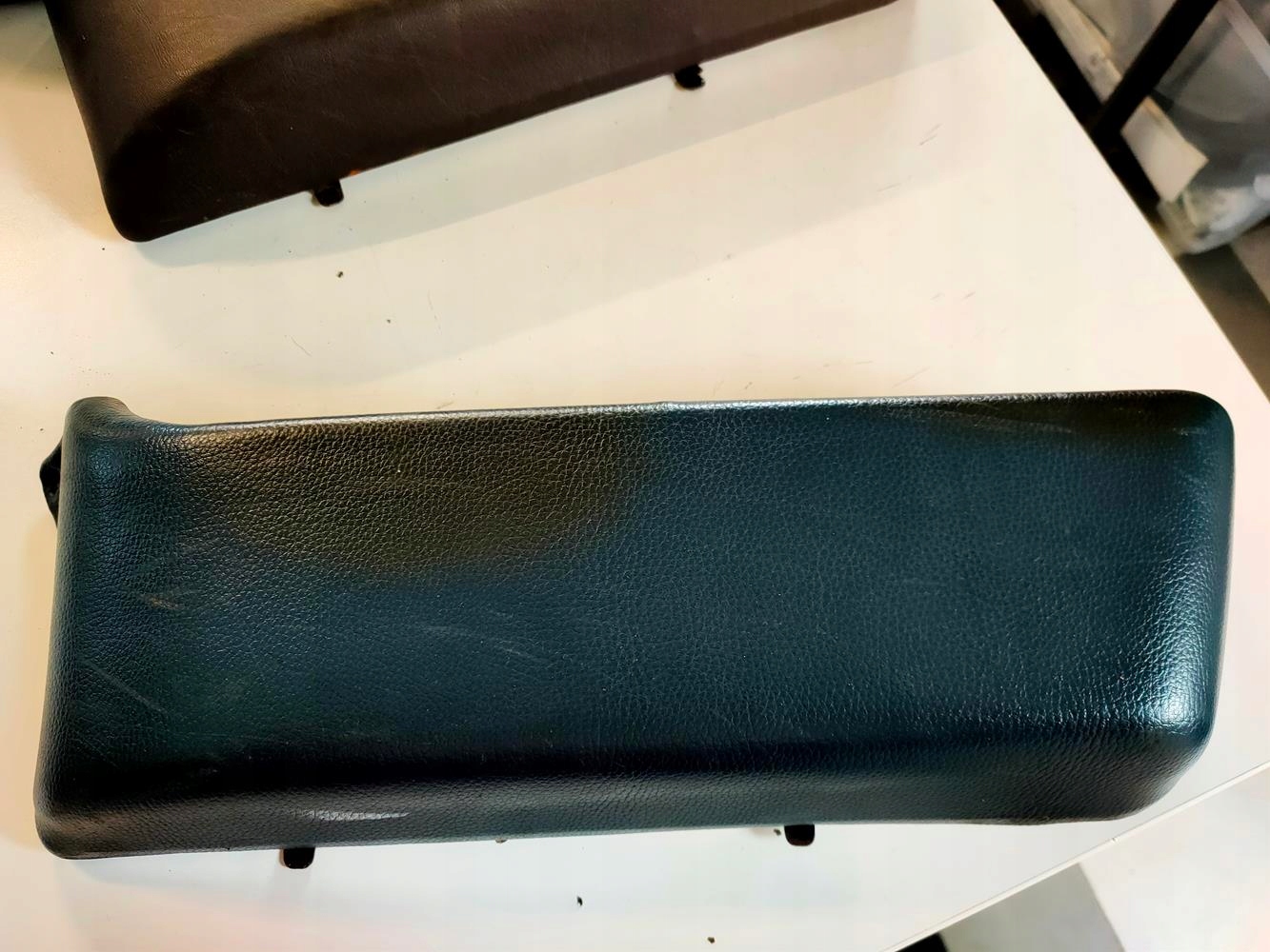Kieszeń krótka boczka Mercedes 107 prawa - obrazek 5