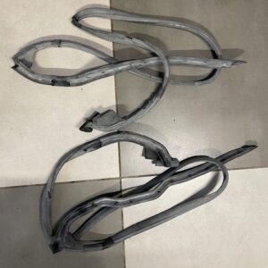 2 Uszczelki Drzwi Mercedes 107 nowe oryginał