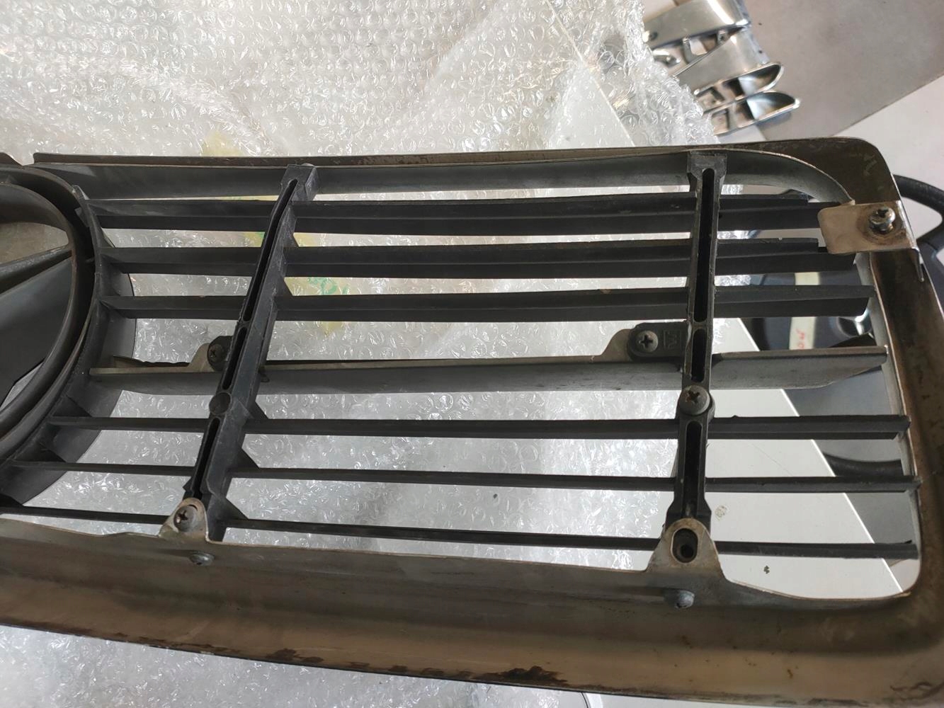 Grill kompletny Mercedes W107 ładny - obrazek 6