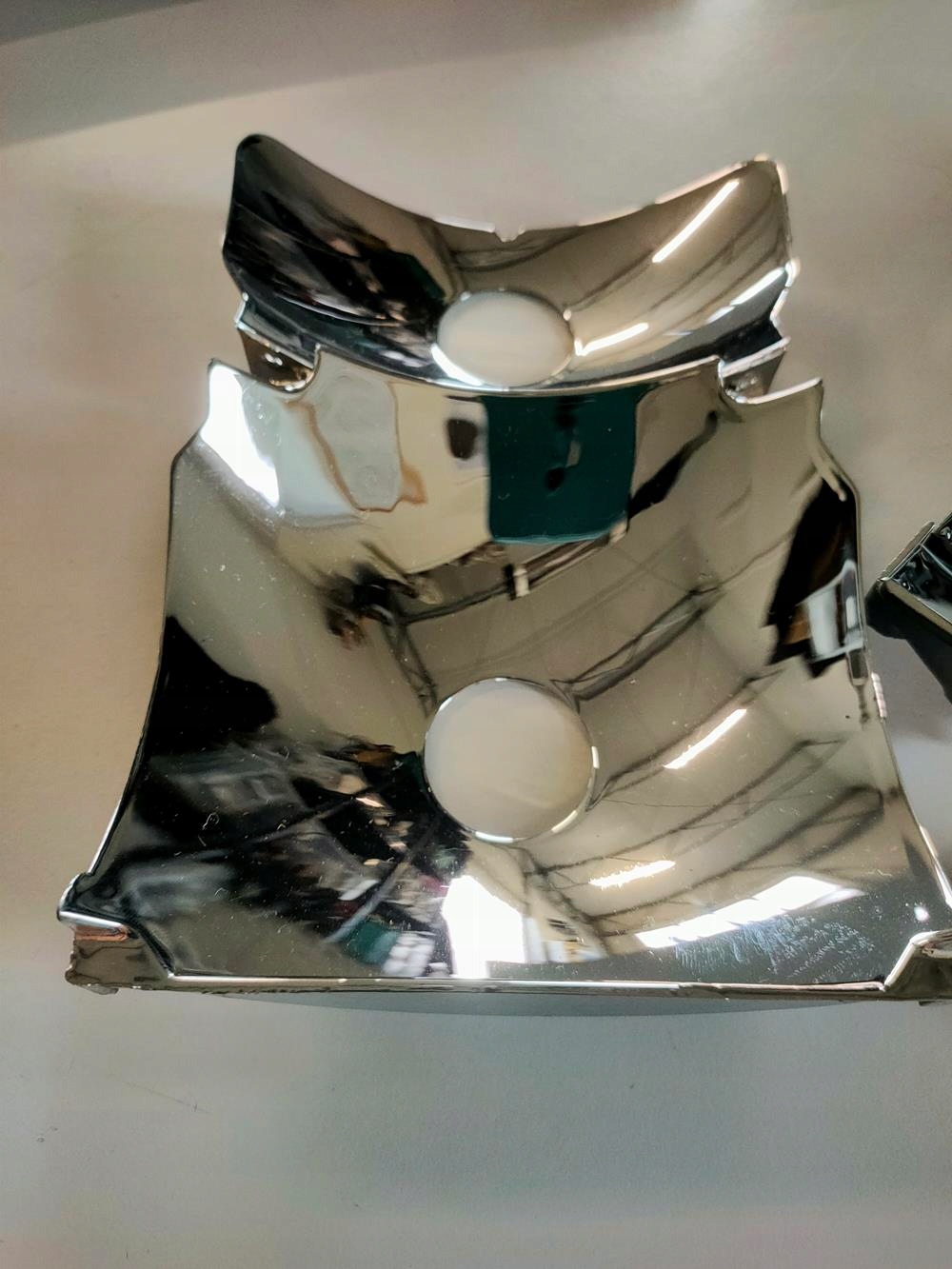 Odbłyśnik Lampy tylnej Mercedes 107 Nowy PARA - obrazek 5