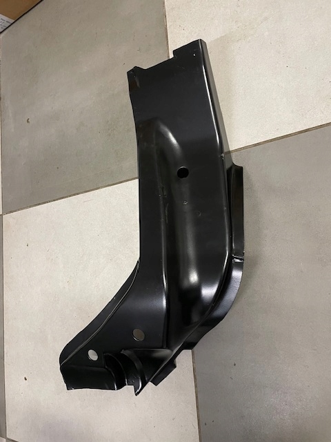 Podłużnica tylna dolna element Mercedes 107