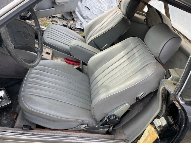 Środek 4 formatki foteli Mercedes SL 107 - obrazek 3