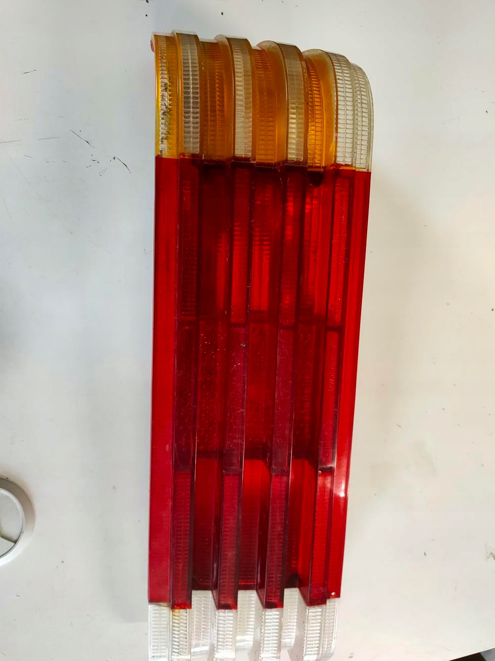 Klosz Lampy tył lewy Mercedes 107 Europa