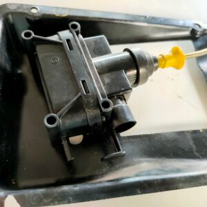 Siłownik zamka klapy bagażnika Mercedes 107