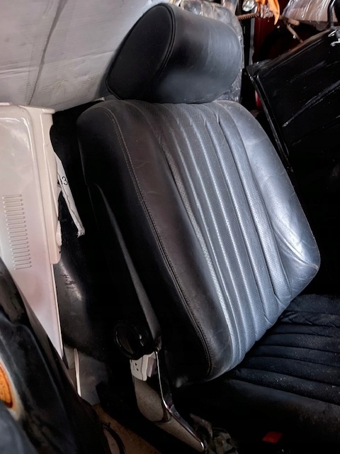 Fotel kierowcy Mercedes R107 SLC ładny - obrazek 3