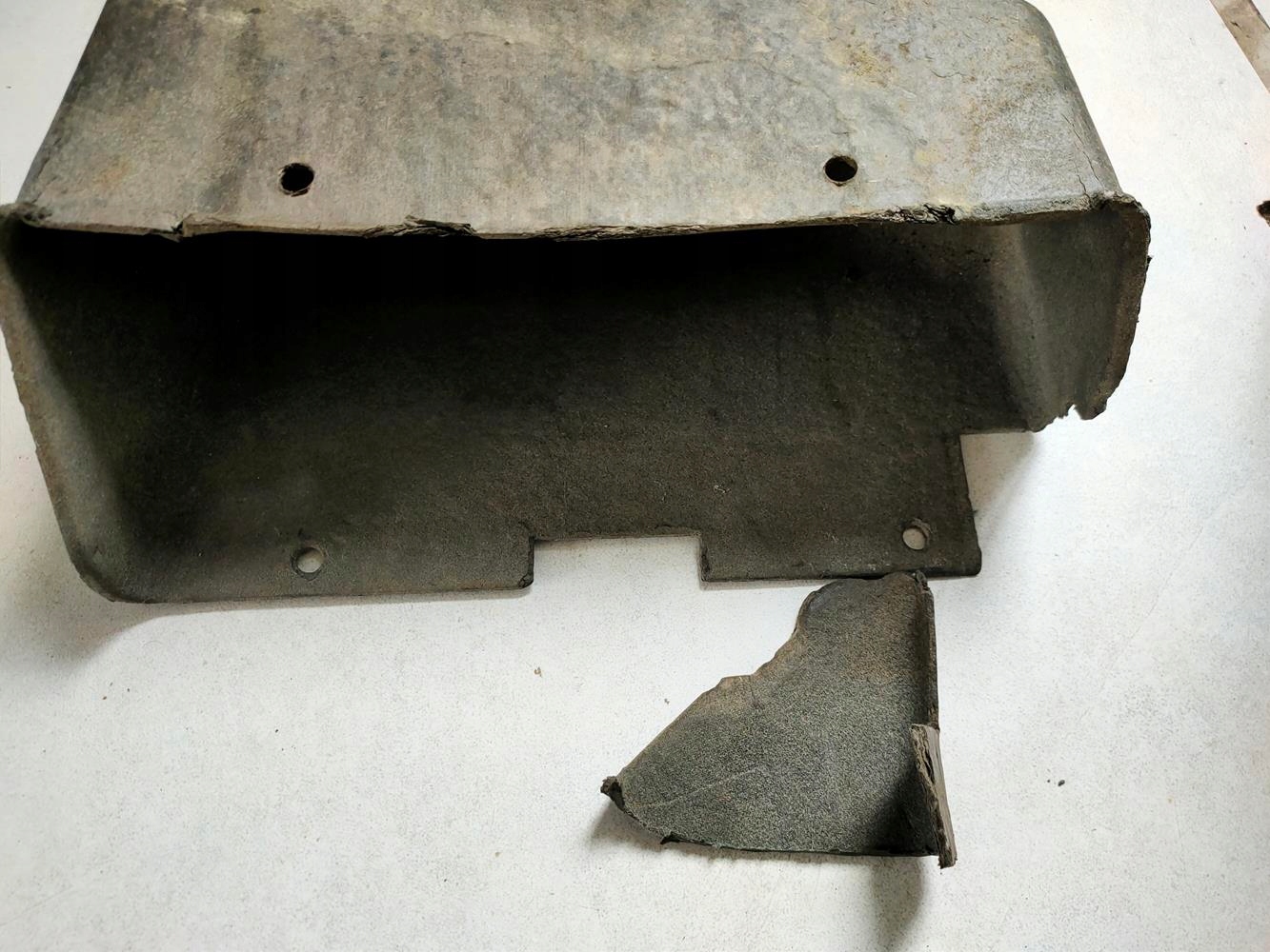 Wnęka schowka Mercedes 107 - obrazek 5