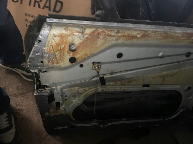 Drzwi Mercedes 107 lewe stan super bez szpachli z mechanizmem szyby itd - obrazek 3