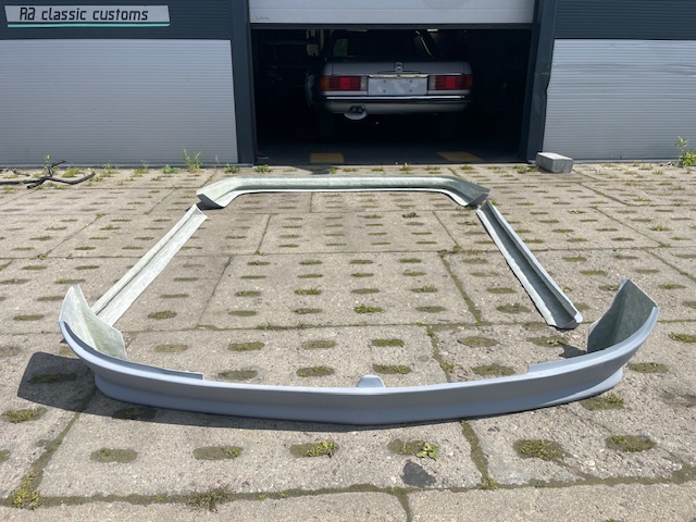 Komplet spoilerów Mercedes R107 AMG Repro NOWE - obrazek 2