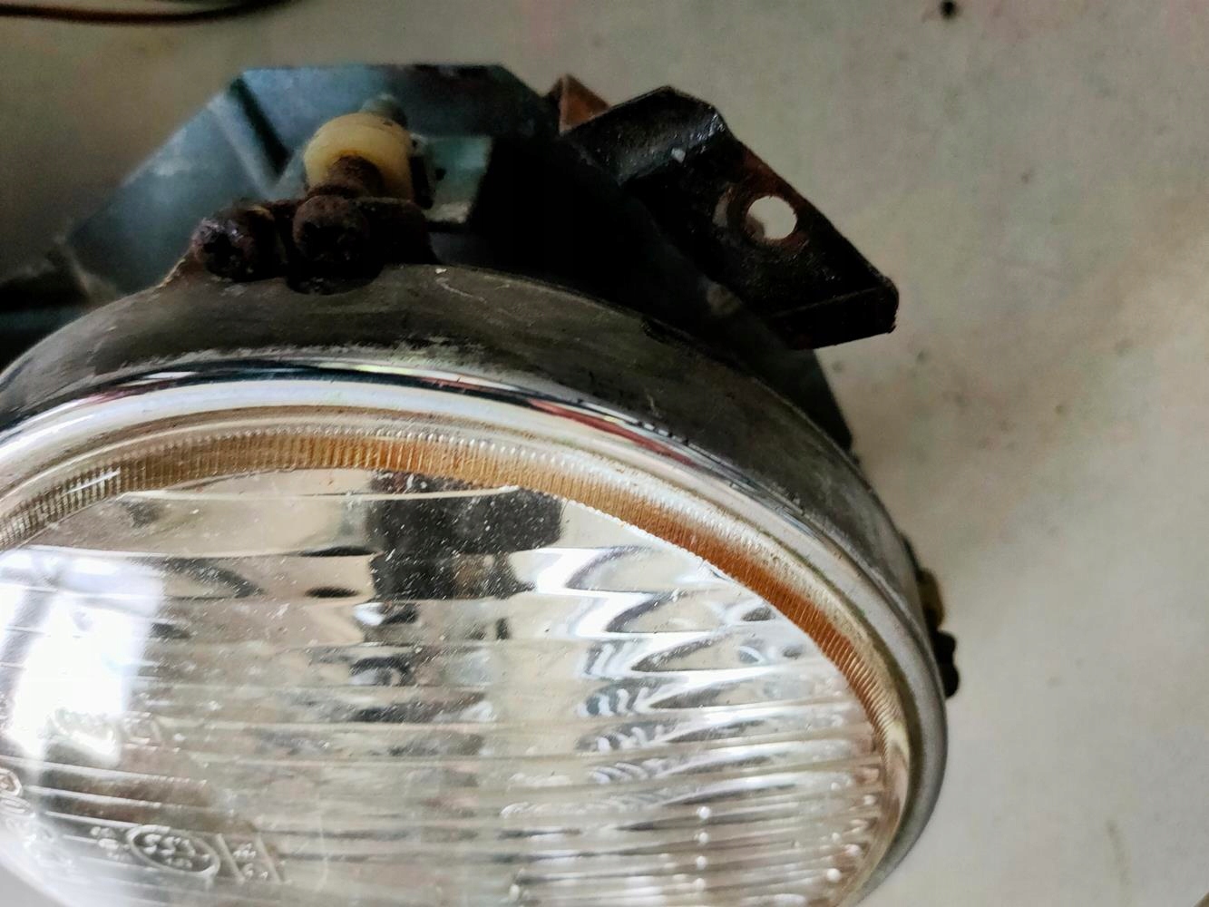 Otok / oring chrom lampy przód Mercedes 111/112 - obrazek 4