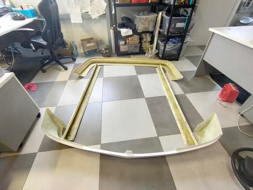 Komplet spoilerów Mercedes R107 AMG Repro NOWE - obrazek 7