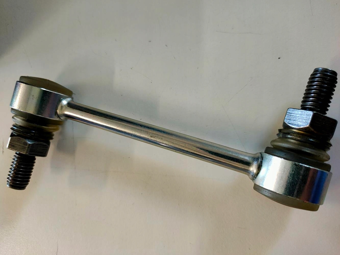 Markowy Łącznik stabilizatora tył Mercedes R107 - obrazek 2