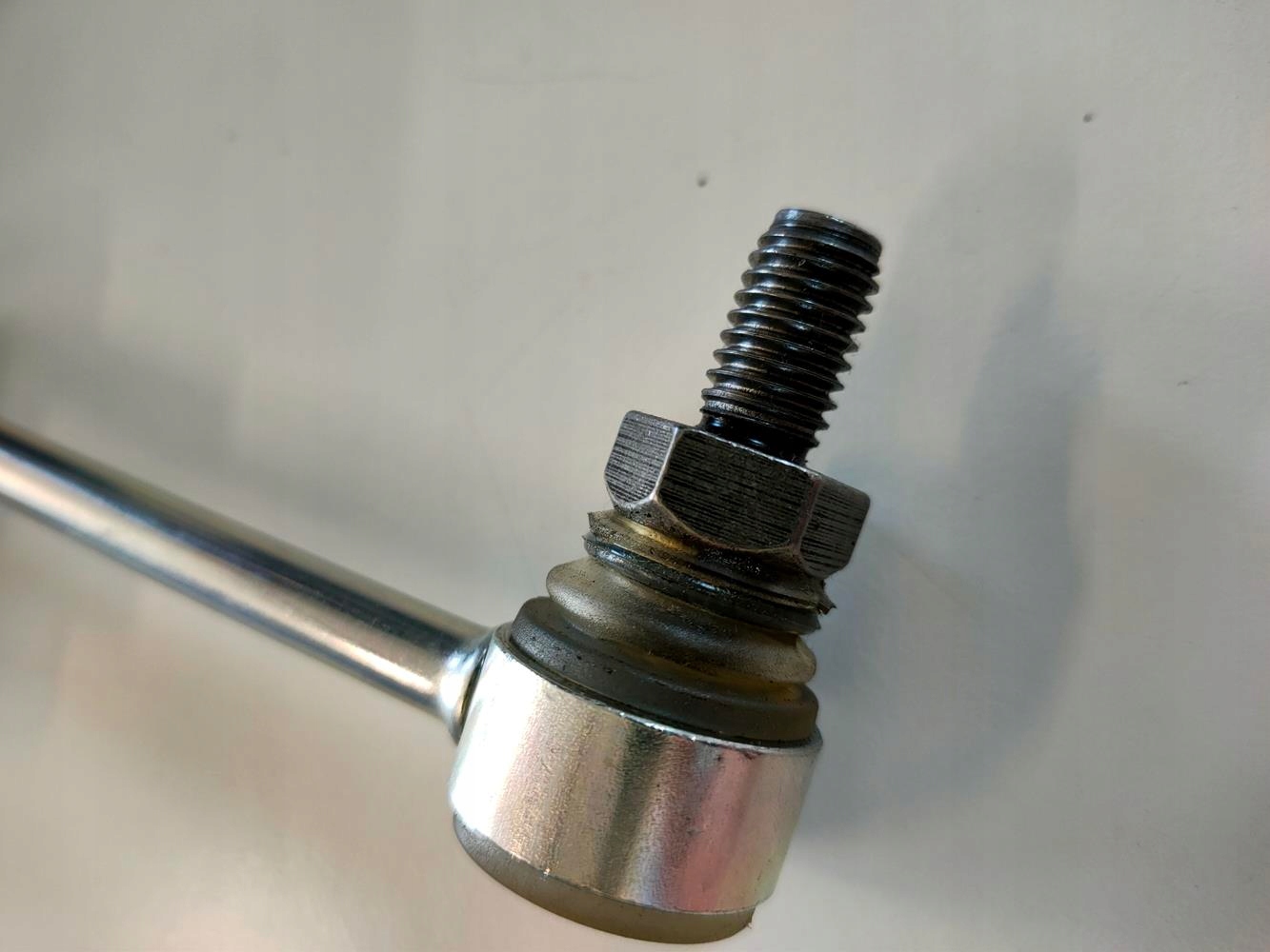 Markowy Łącznik stabilizatora tył Mercedes R107 - obrazek 3