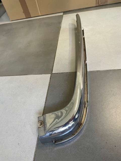 Narożnik chrom zderzaka Europa Mercedes 107