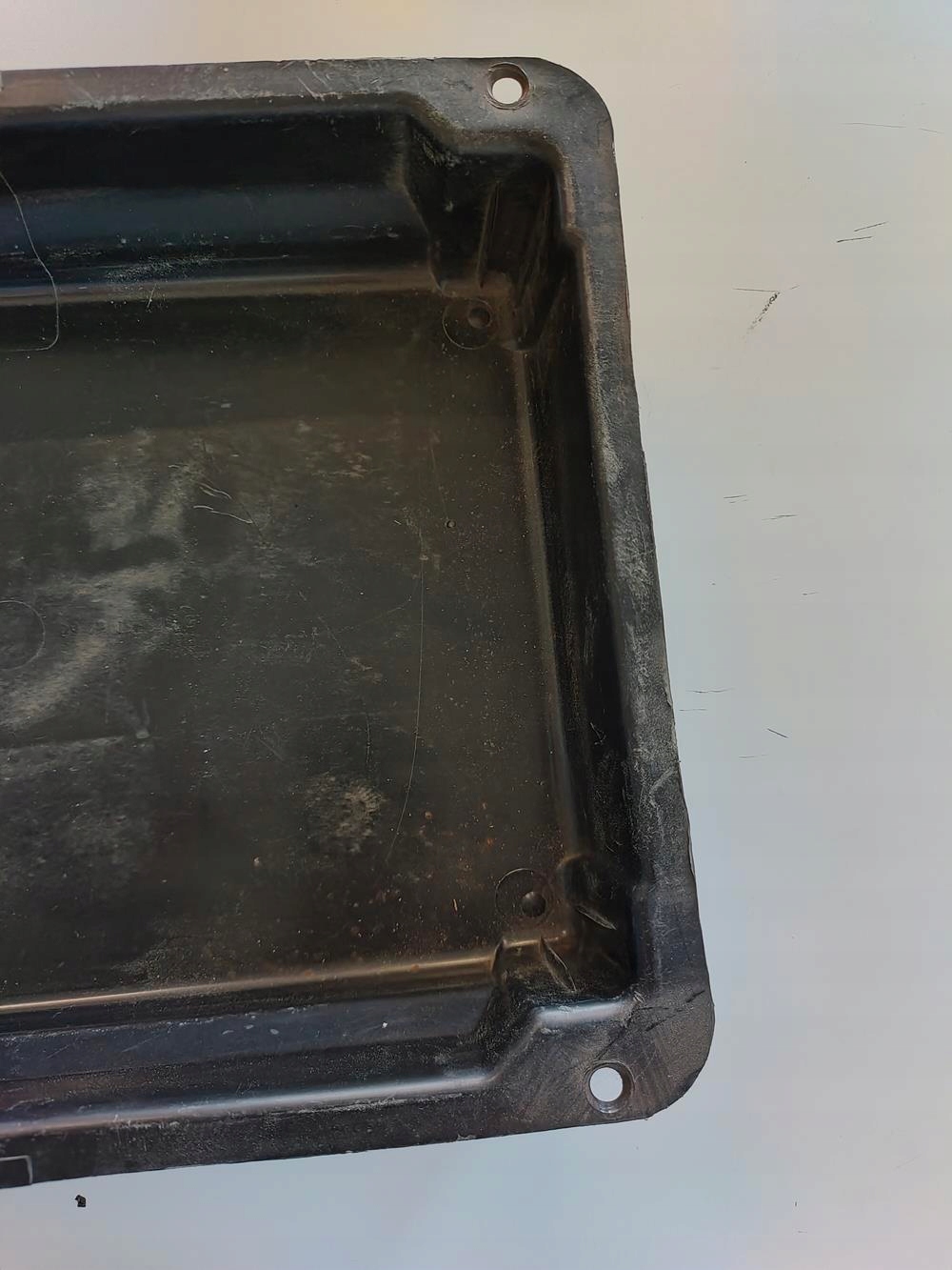 Skrzynka na apteczkę w podszybiu Mercedes 107 SLC - obrazek 5