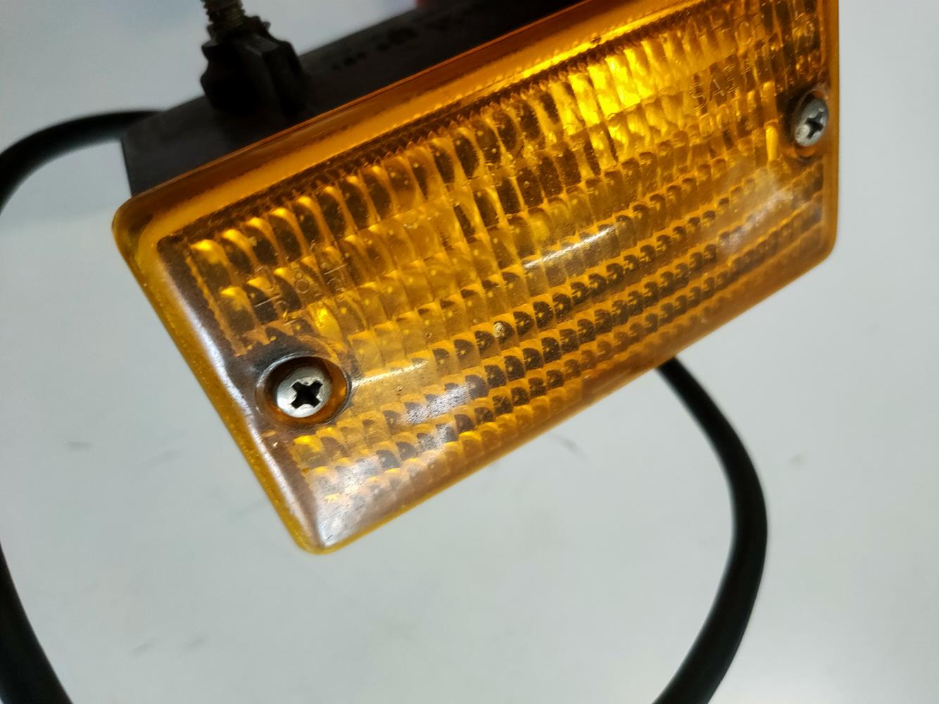 Kierunkowskaz pod zderzak Mercedes 107 ideał - obrazek 2