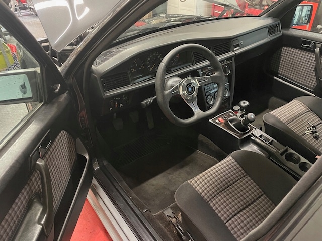 MERCEDES-BENZ 190E Replika EVO 2 310KM i 400nm - obrazek 2