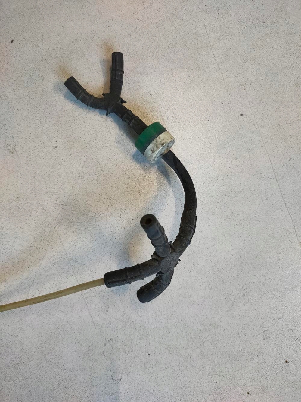 Zawór paliwa WUR Mercedes 107 0438140068 - obrazek 3