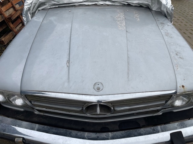 Grill kompletny Mercedes W107 ładny chrom, dobre kratki
