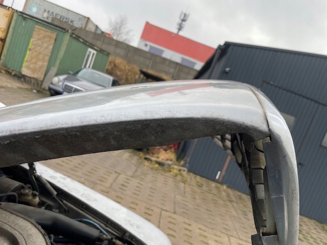 Grill kompletny Mercedes W107 ładny chrom, dobre kratki - obrazek 2