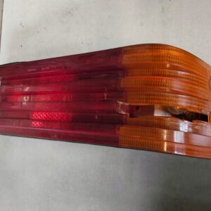 Tylna prawa lampa Mercedes 107