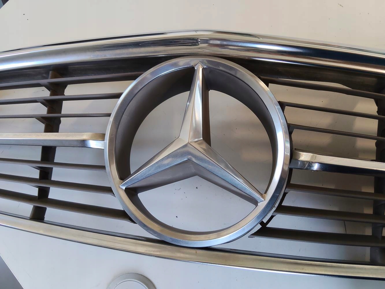 Grill kompletny Mercedes W107 ładny idealny technicznie - obrazek 15