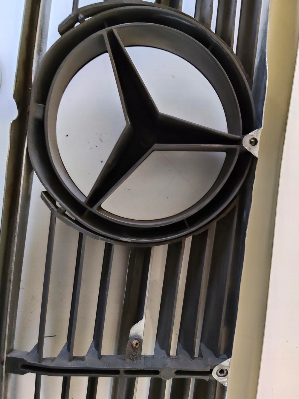 Grill kompletny Mercedes W107 ładny idealny technicznie - obrazek 8