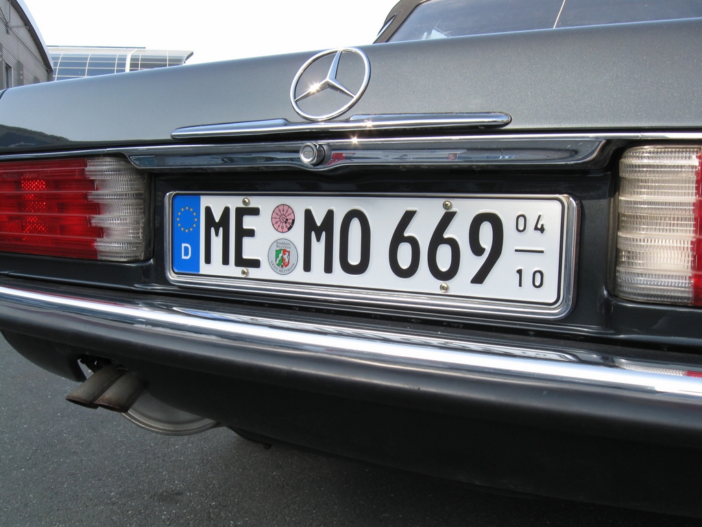 Uszczelka tylnego gryfu chrom do Mercedes 107 - obrazek 4