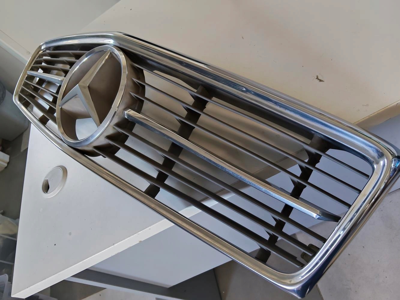 Grill kompletny Mercedes W107 ładny idealny technicznie - obrazek 12