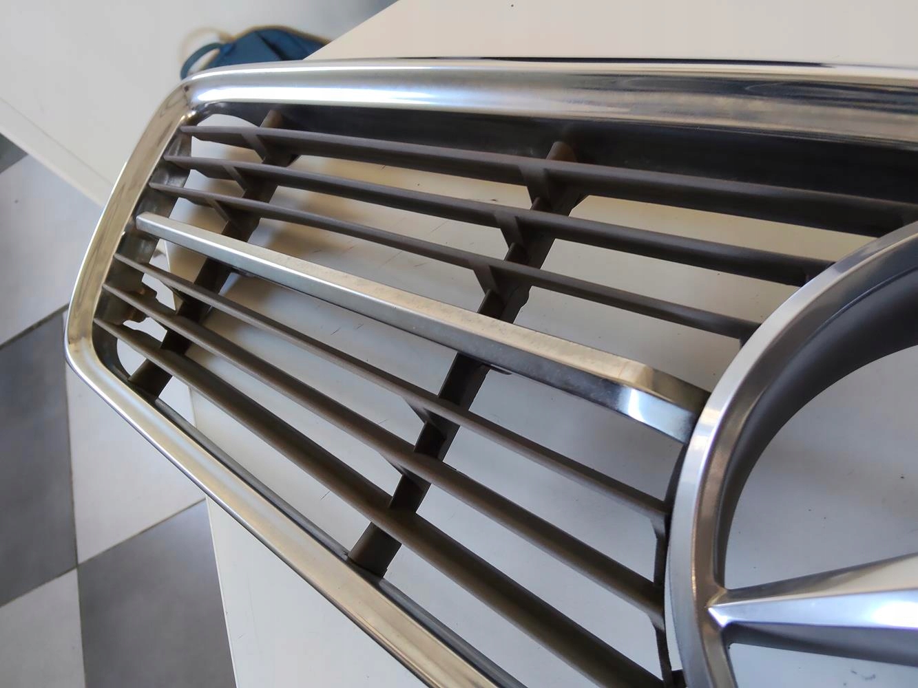 Grill kompletny Mercedes W107 ładny idealny technicznie - obrazek 14