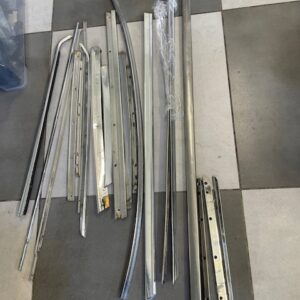 Listwa chrom Wszystkie listwy Mercedes 107