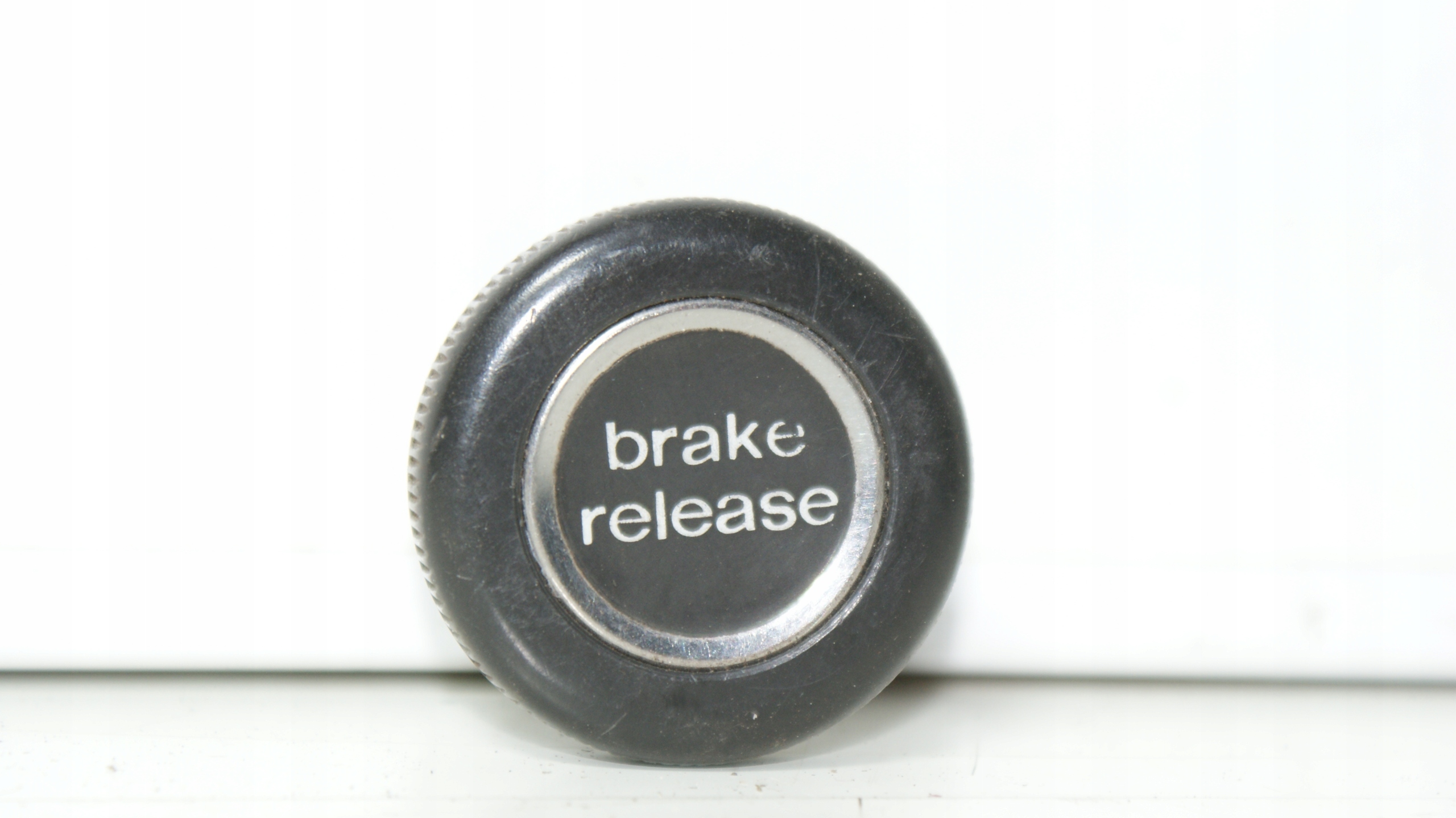 Gałka / przycisk zwalniania hamulca BRAKE RELEASE Mercedes 107 - obrazek 2