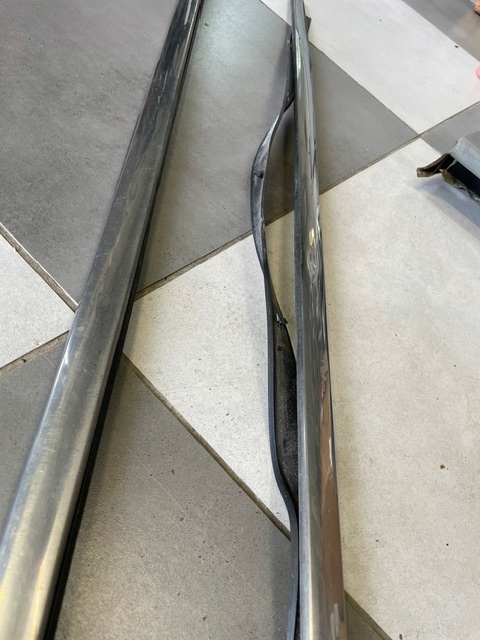 2 listwy na progi 160cm Mercedes 107 - obrazek 6