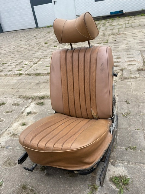 Fotel Mercedes 107 SL Cabrio przedlift - obrazek 10
