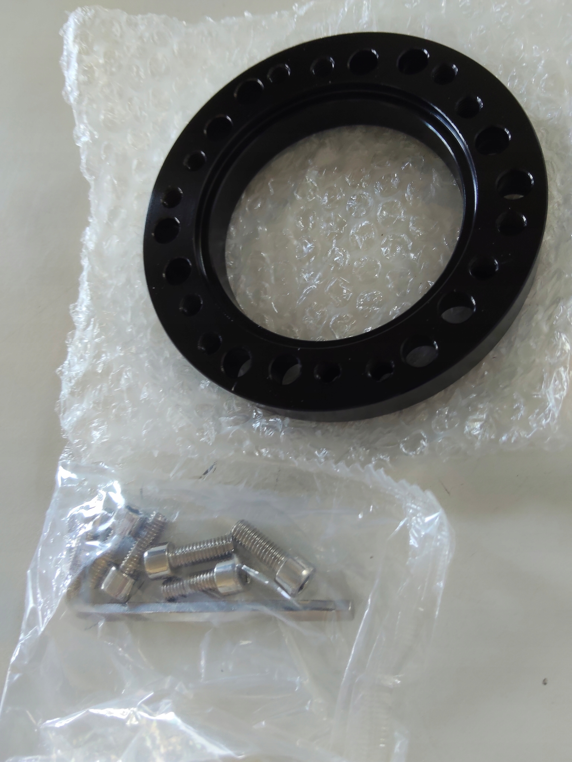 Adapter Dystans kierownicy Luisi MOmo Sparco