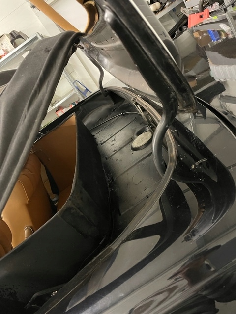 Uszczelka pod pokrywę softtopu Mercedes 107 Nowa - obrazek 8