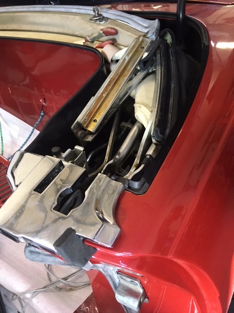 Uszczelka pod pokrywę softtopu Mercedes 107 Nowa - obrazek 6