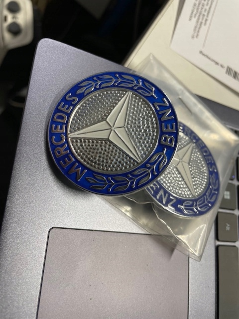 Emblemat Gwiazda maski Mercedes 107 nowy