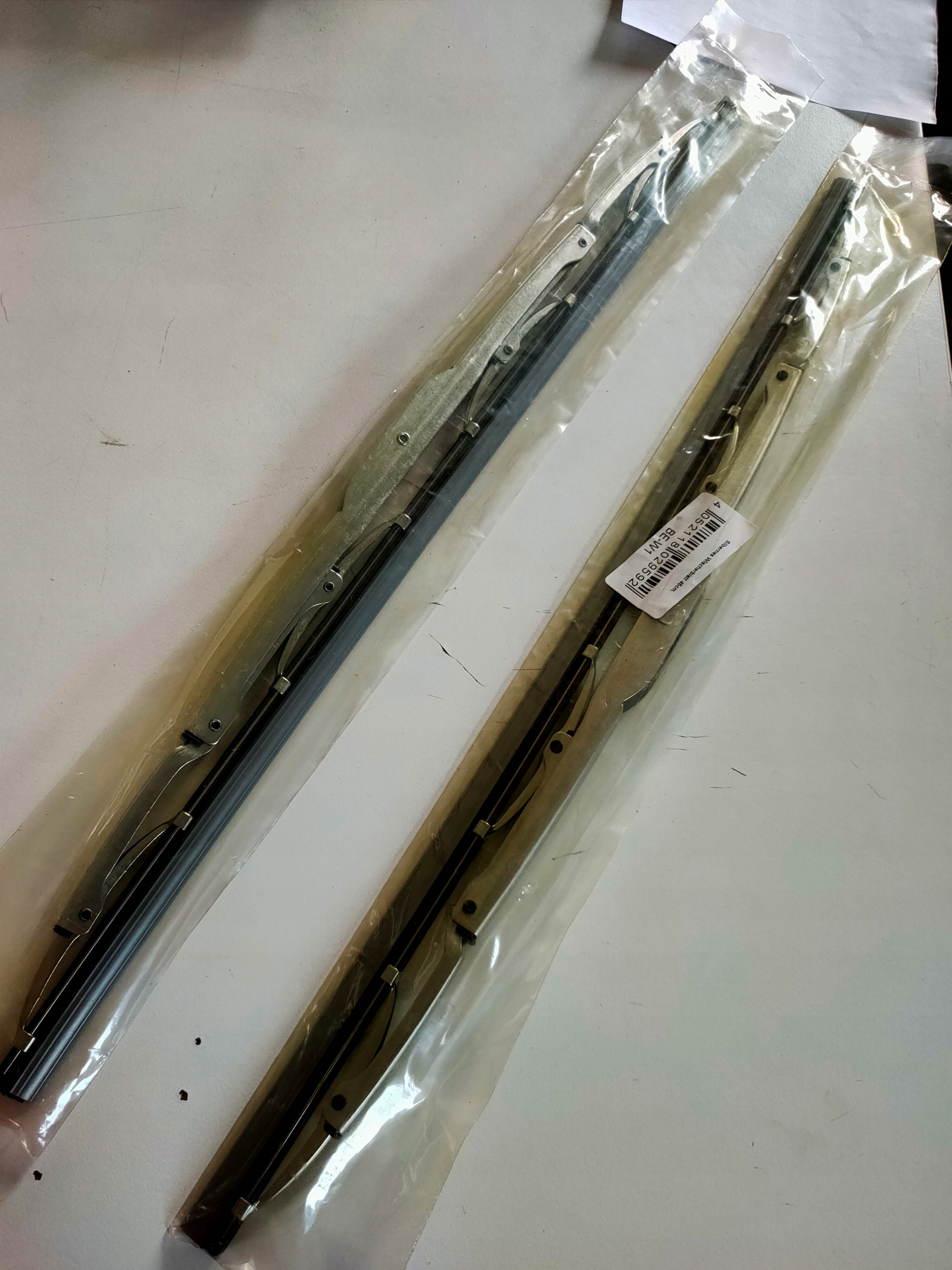 Wycieraczki szyby Mercedes 107 45cm srebrne - obrazek 3