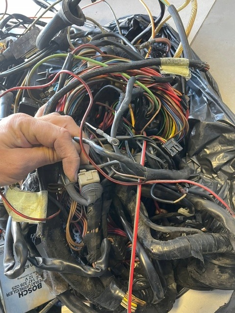 WIĄZKA INSTALACJI ELEKTRYCZNEJ - MERCEDES 107SL 380 - obrazek 16