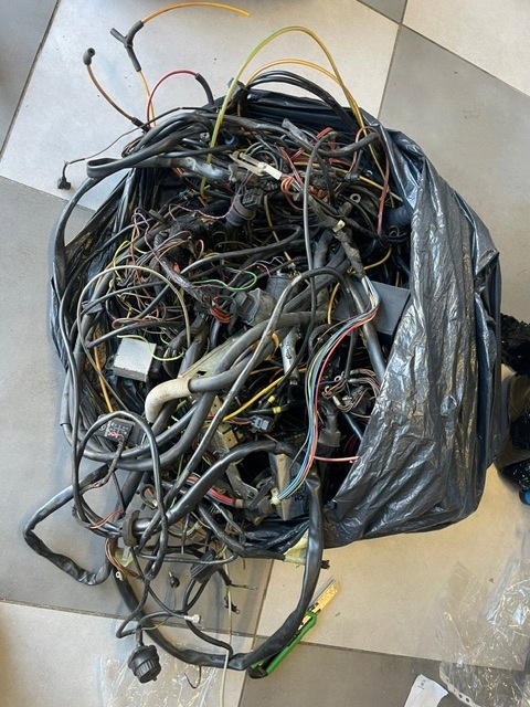 WIĄZKA INSTALACJI ELEKTRYCZNEJ - MERCEDES 107SL 380